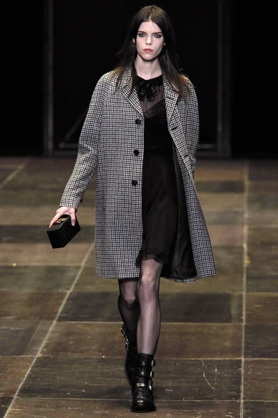 Look 9